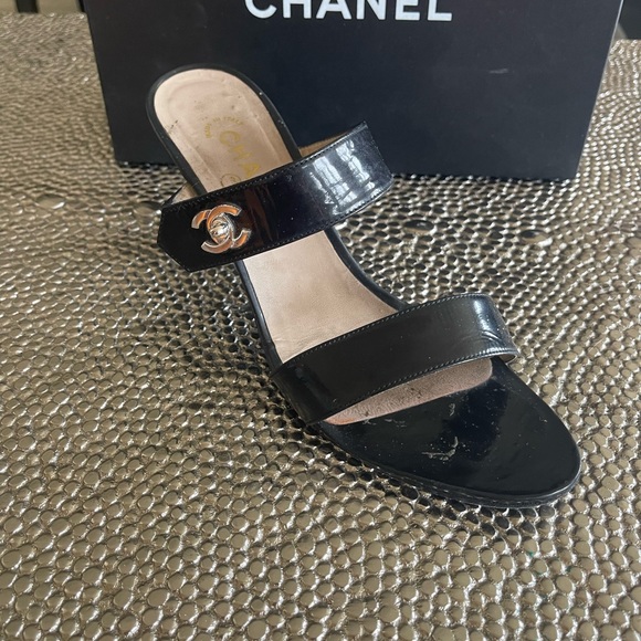 CHANEL BLACK LOGO HEELS - Picture 2 of 7